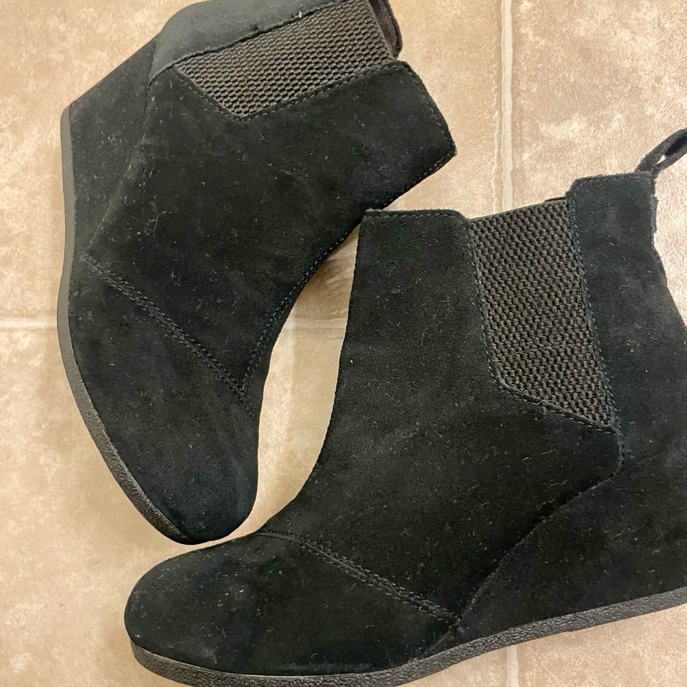TOMS Chic Black Suede Wedge Booties